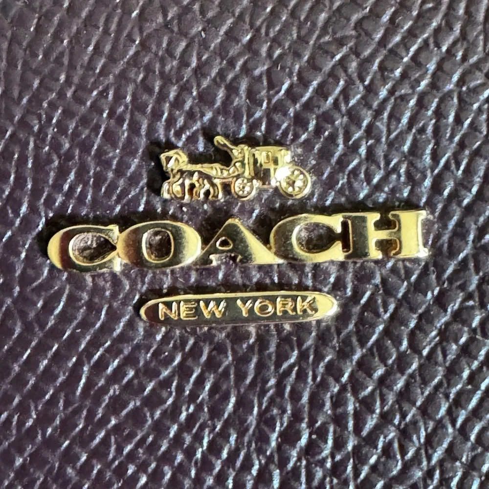 COACH, Brown Tote, Pre-Owned, Condition. Zippered, Gold Hardware. Very Nice. BR - Picture 4 of 10